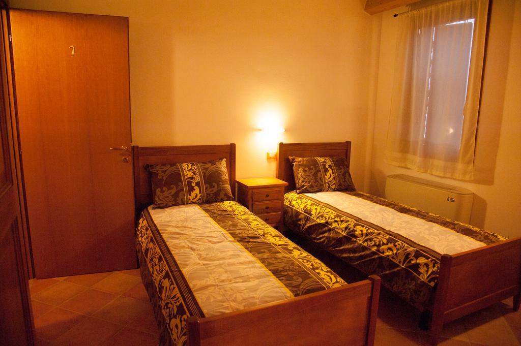 Il Dosso Agriturismo โคดิโกโร ภายนอก รูปภาพ